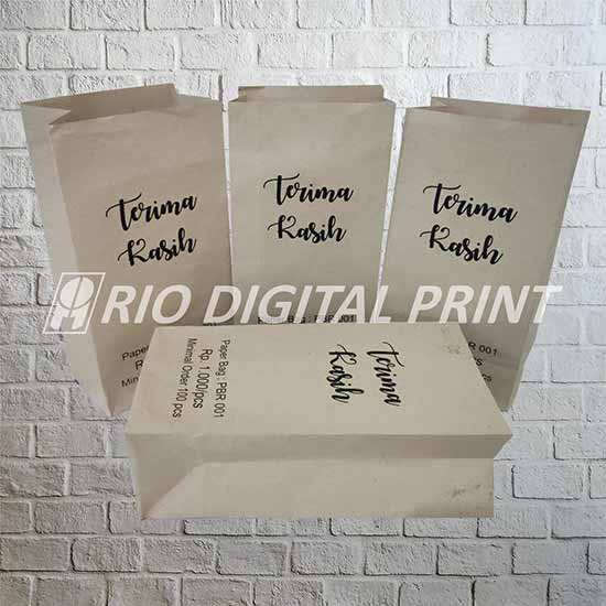 Paper Bag Cetak BW Hitam Putih Uk. 12,5 x 24 x 8 cm | Rio Digital